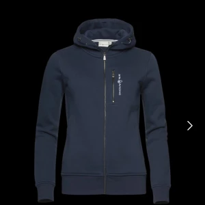 Sail racing kofta - Andvänd fåtal gånger, köpt för 1000 säljer för 500(pris kan diskuteras vid snabb affär)