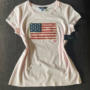 Polo Ralph Lauren t-shirt  - En ny Ralph Lauren t-shirt i färgen rosa🥰😜
