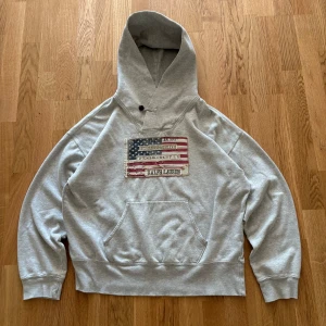 Ralph Lauren Hoodie Vintage Grisch Old Money Polo USA Flagga - Trendig Snygg Ralph Lauren Hoodie