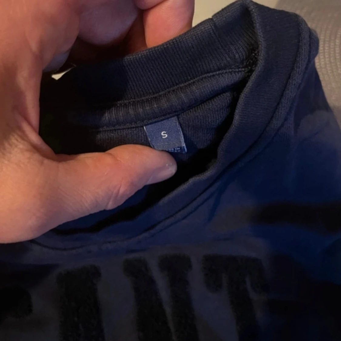 Mörkblå sweatshirt från GANT - 2