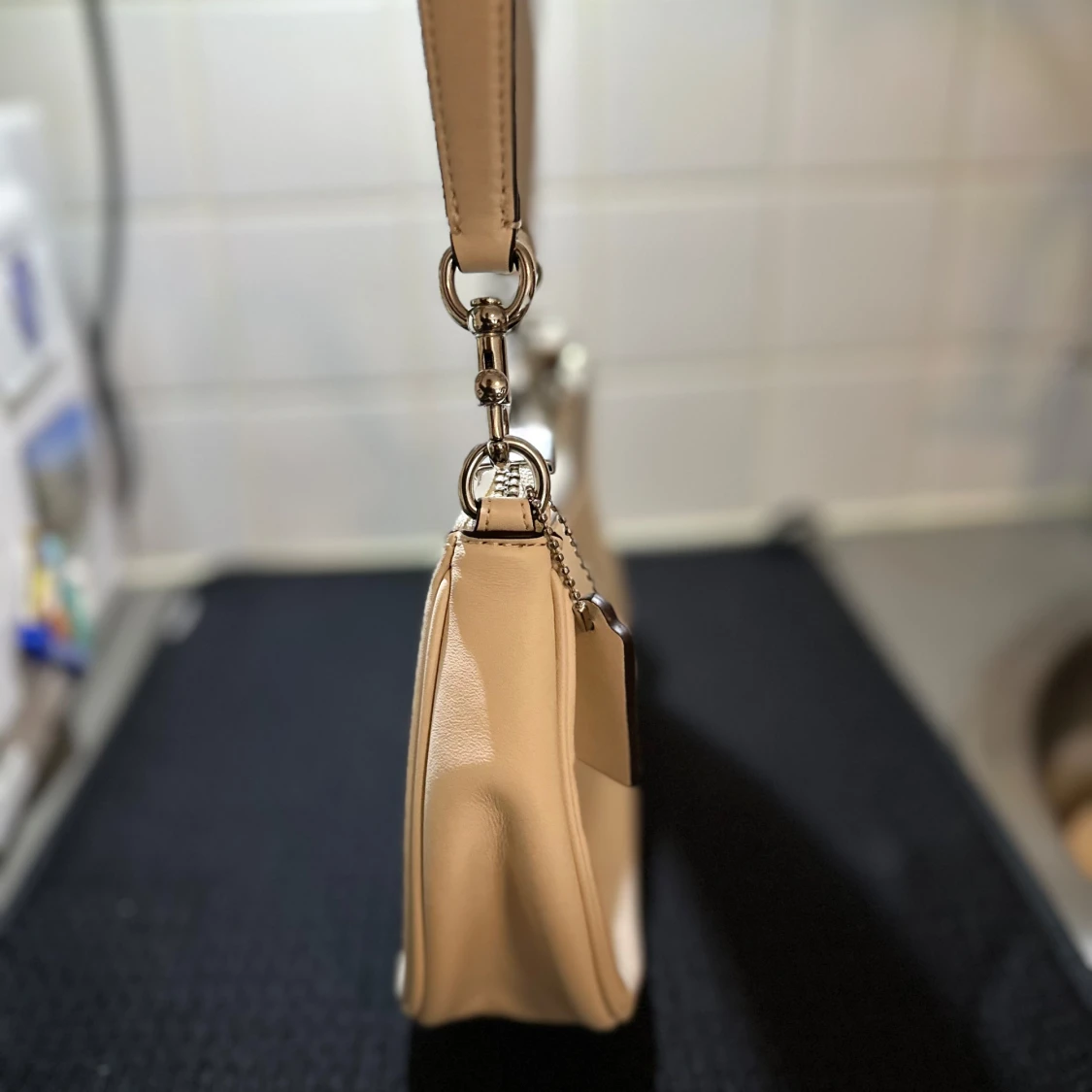 Vit axelväska från Coach - 2