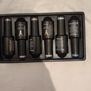  Gel Nail Polish Set 6-pack - Säljer ett set med 6 gel nagellack från YOHEFELLOW. Färgerna varierar från rosa, nude till blå. Helt ny