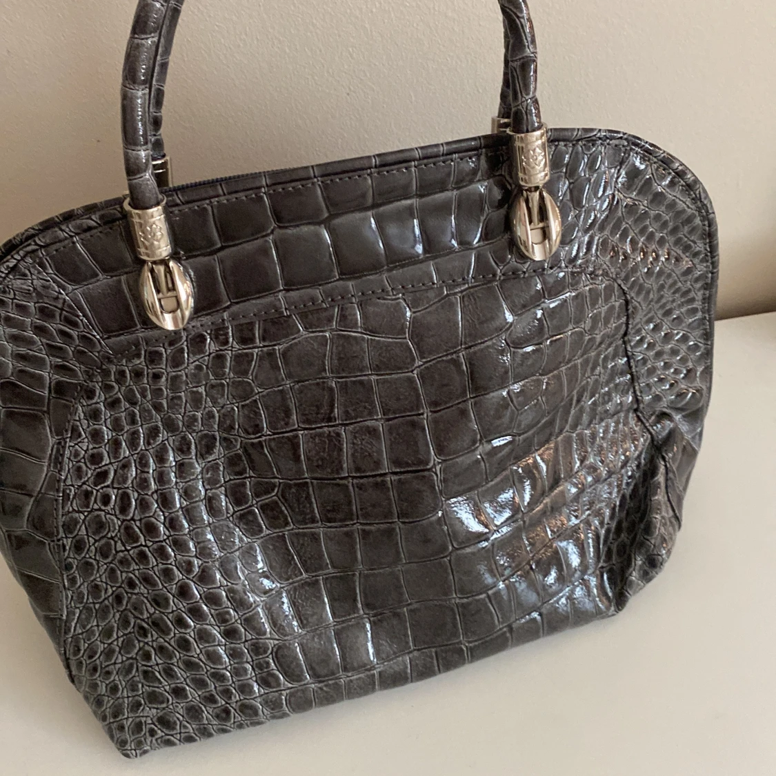 Grå handväska i äkta skinn - 2