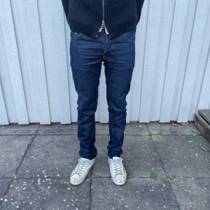 Nudie jeans  - Nudie jeans - Modell: Grim Tim - Storlek: W29/L32 - skick: 9/10 - Nypris runt 2000kr 