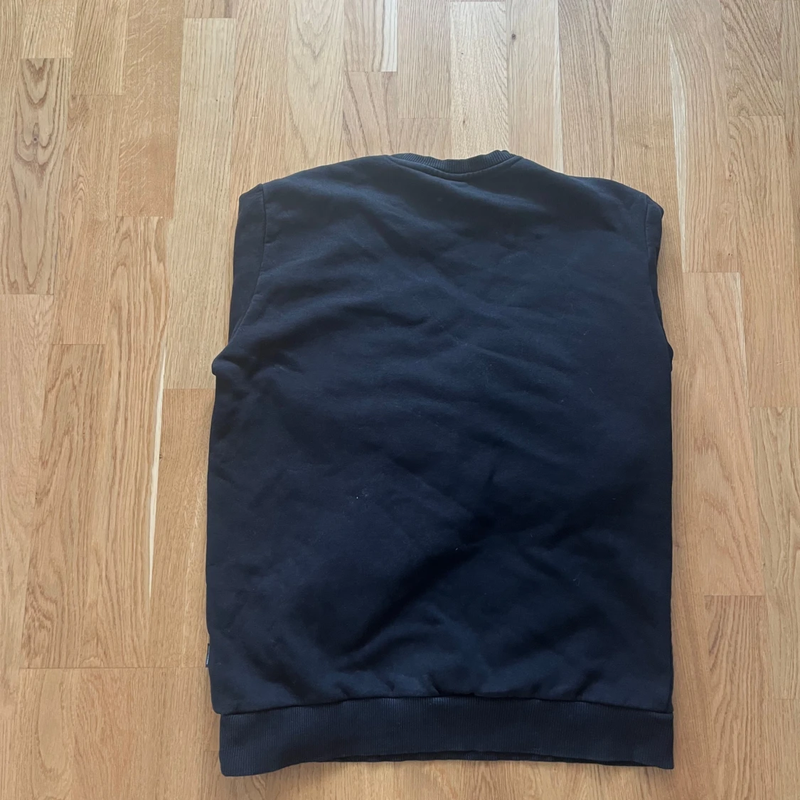 Svart sweatshirt från Only & Sons - 1