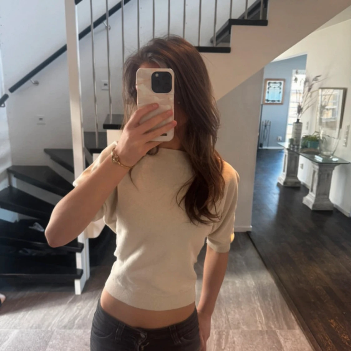 Beige stickad T-shirt  - 1