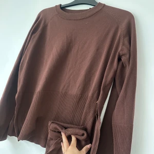 Brunt set - Set, tröjan är över rumpan så en lång modell