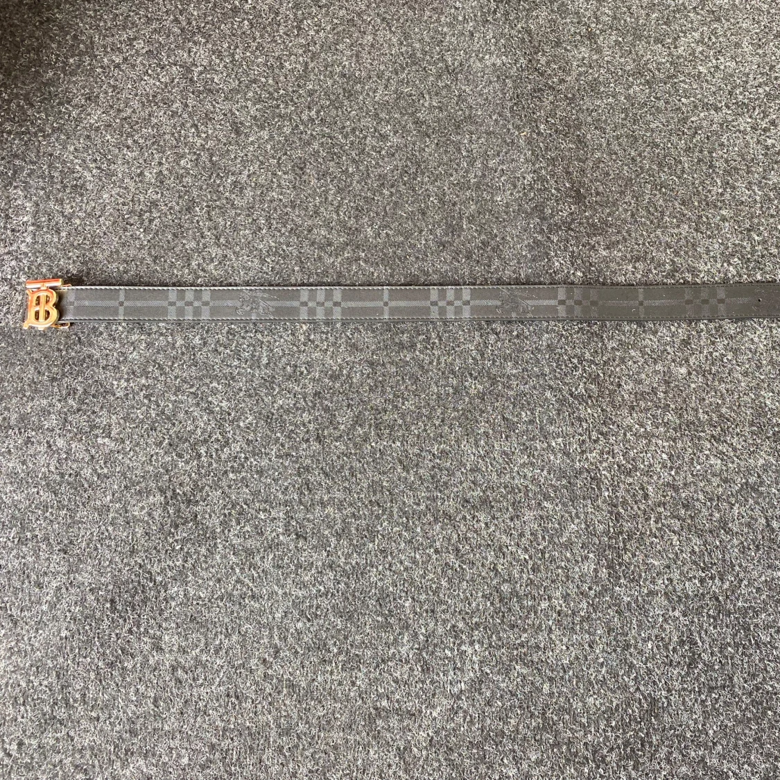 Burberry vändbart bälte med guldspänne - 1