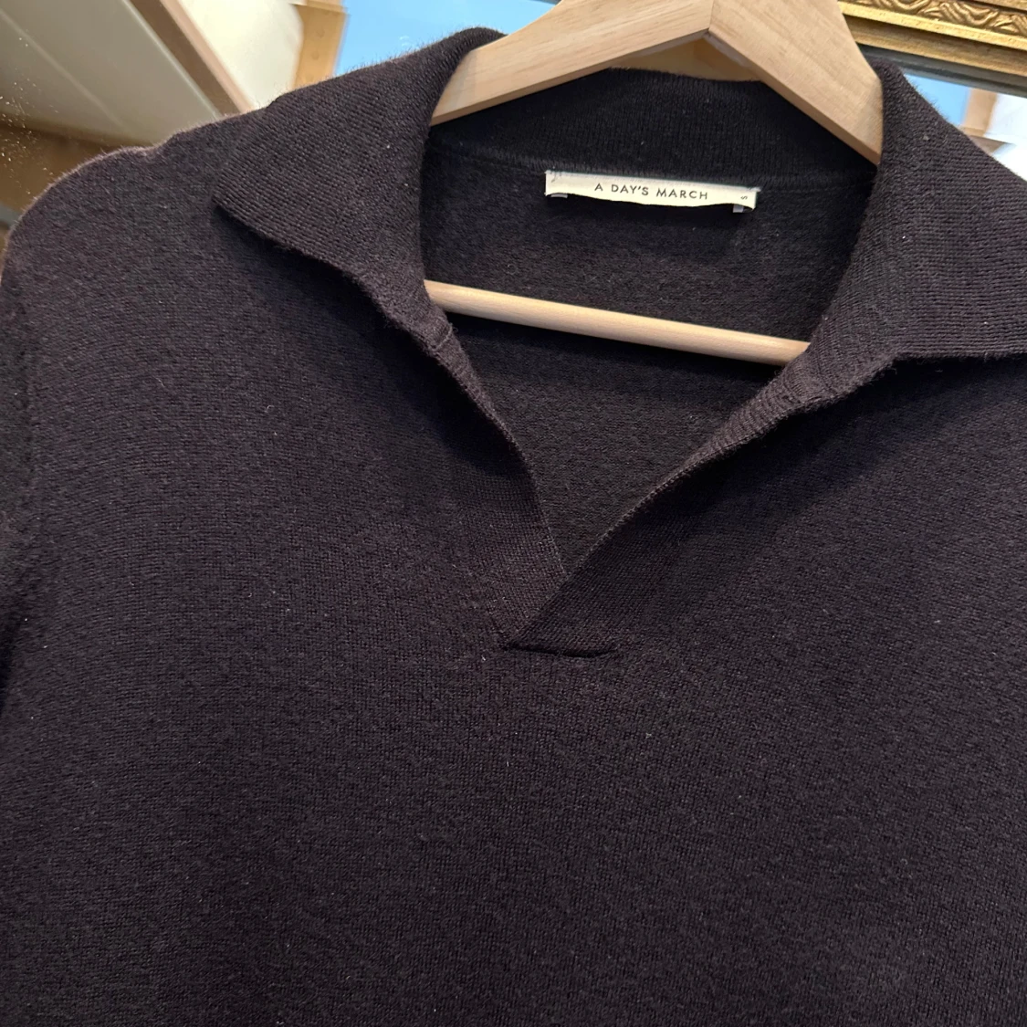 Mörkblå stickad tröja från A Day's March