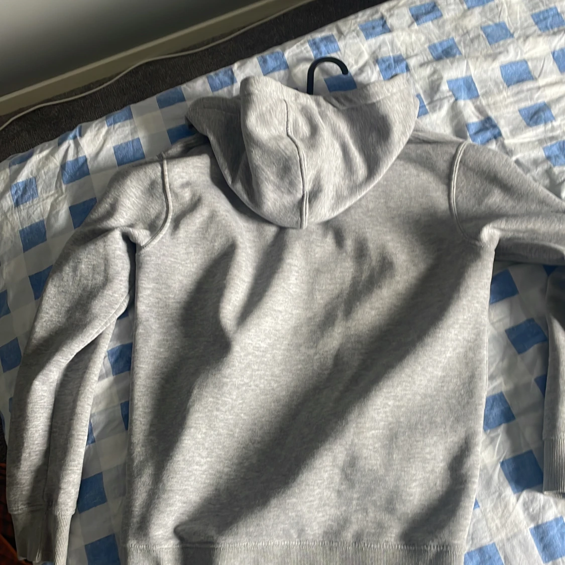 Grå hoodie från Jack & Jones - 2