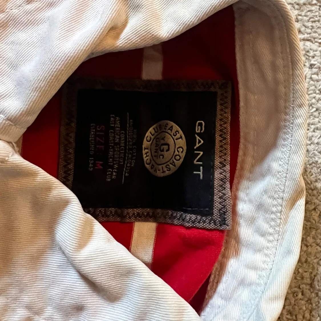 Rödvit randig pikétröja från GANT - 3