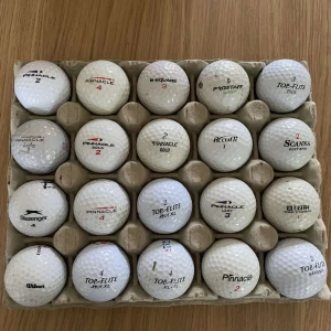 Golfbollar  - En Florida mix på bollar. Det är klass B på bollarna och det är olika märken som Pinnacle, Strata eller Topflight. 5 kr styck.