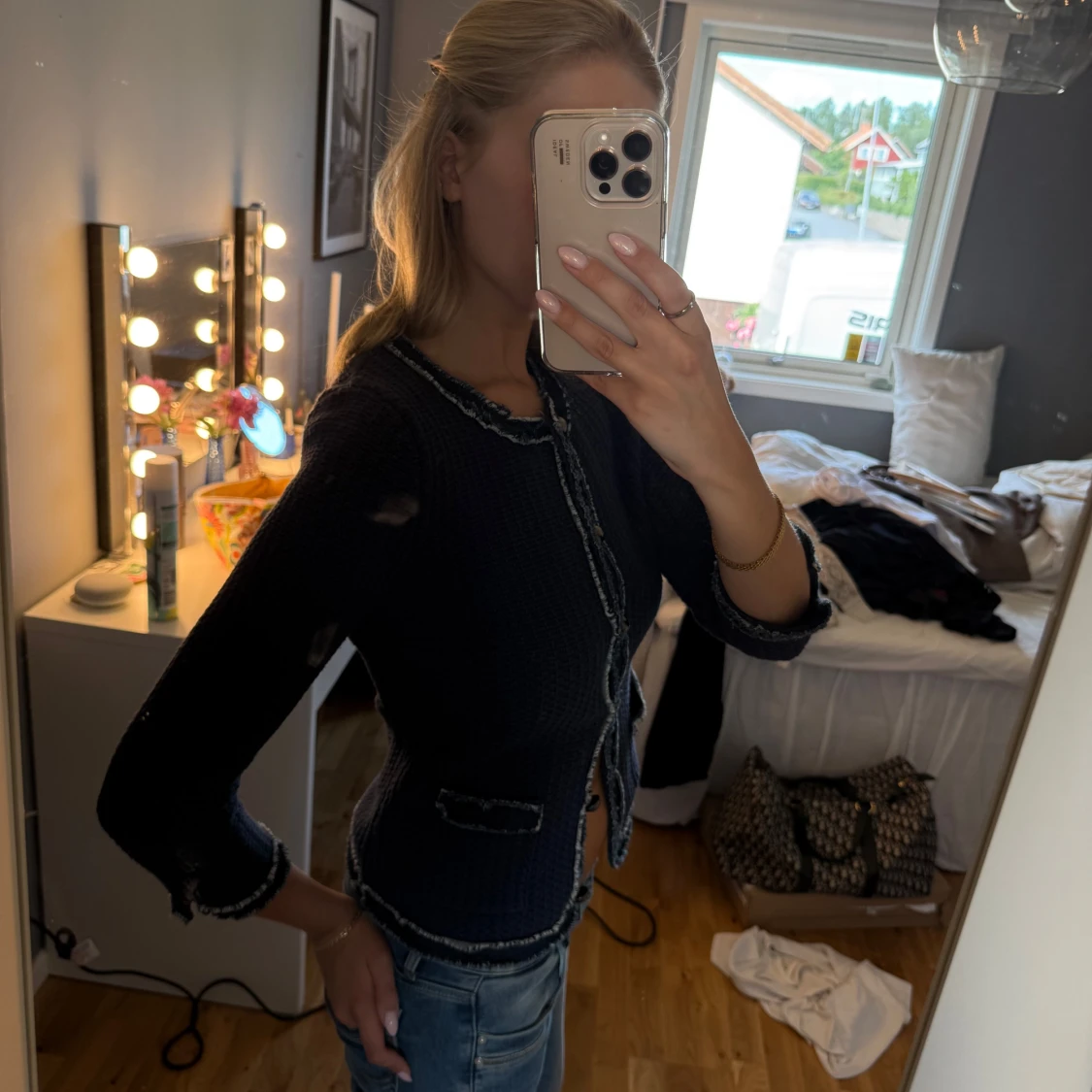 Stickad kofta med knappar - 2