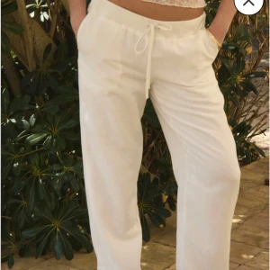 Linnebyxor - Lågmidjade linnebyxor, tjockt material 