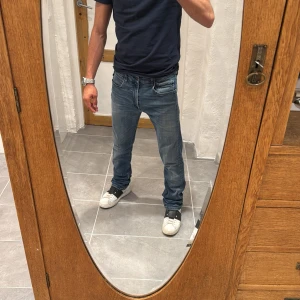 Replay jeans  - Ett par snygga jeans från Replay i storlek W34 L34 i modellen Grover 