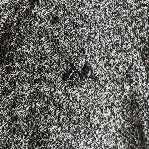 Gråmelerad stickad tröja från Lindbergh - Snygg gråmelerad stickad tröja från Lindbergh. Passar en vanlig S. Säljer då den är för liten för mig. (Priset kan diskuteras)