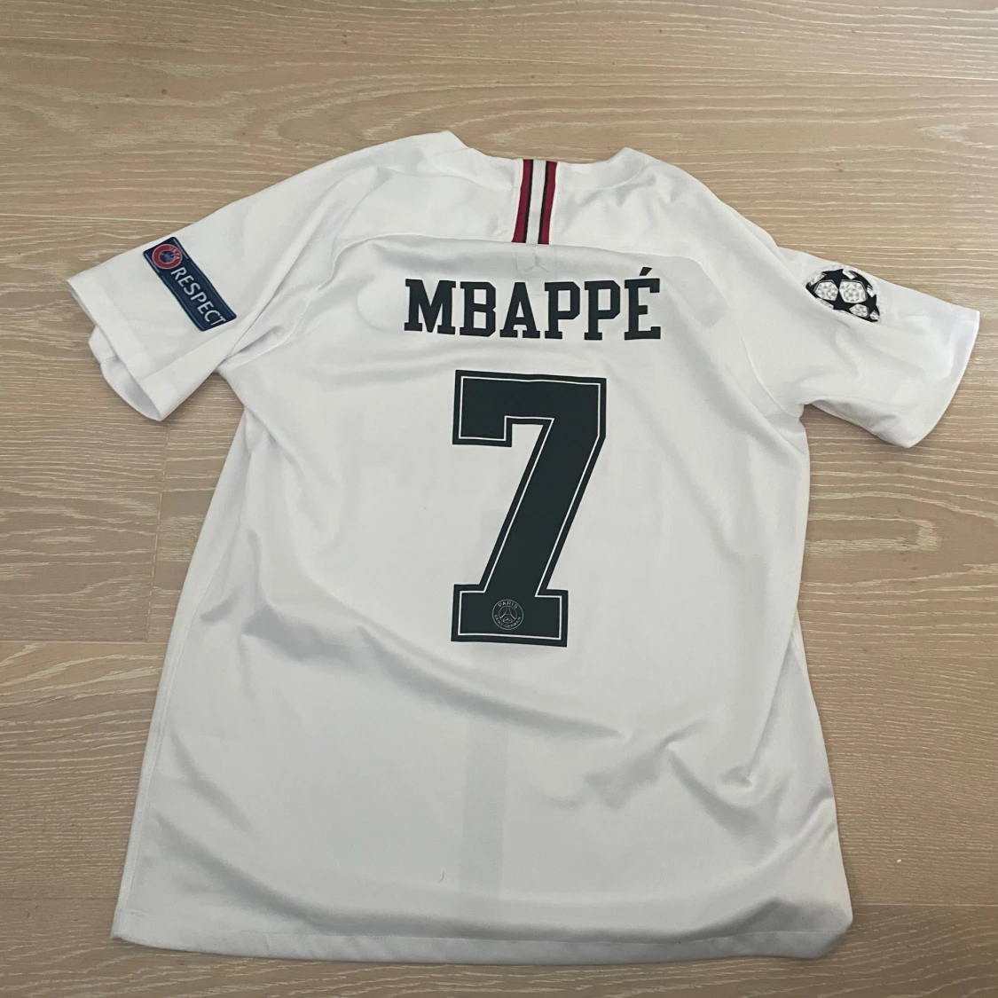 PSG Mbappé vit matchtröja Jordan - 1