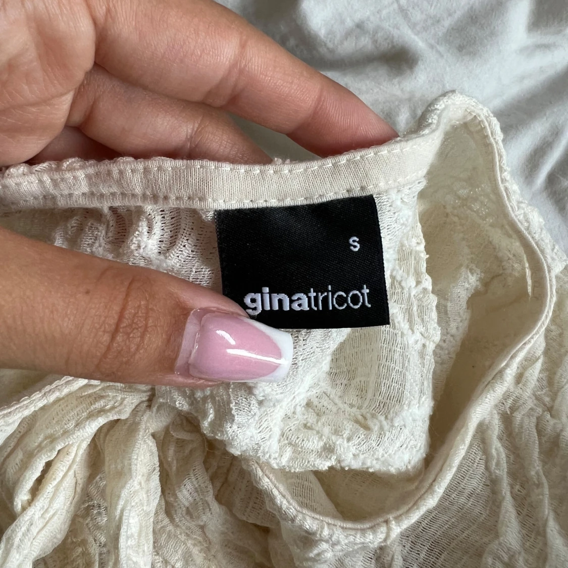 Vit blus med knyt från Gina Tricot - 3