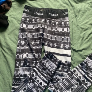 Stronger tights - Jättesköna träningstights från stronger som inte kommer till användning, storlek xs/s 