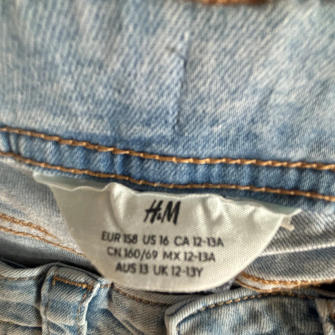 Jeansshorts med rosa stenar H&M - 3