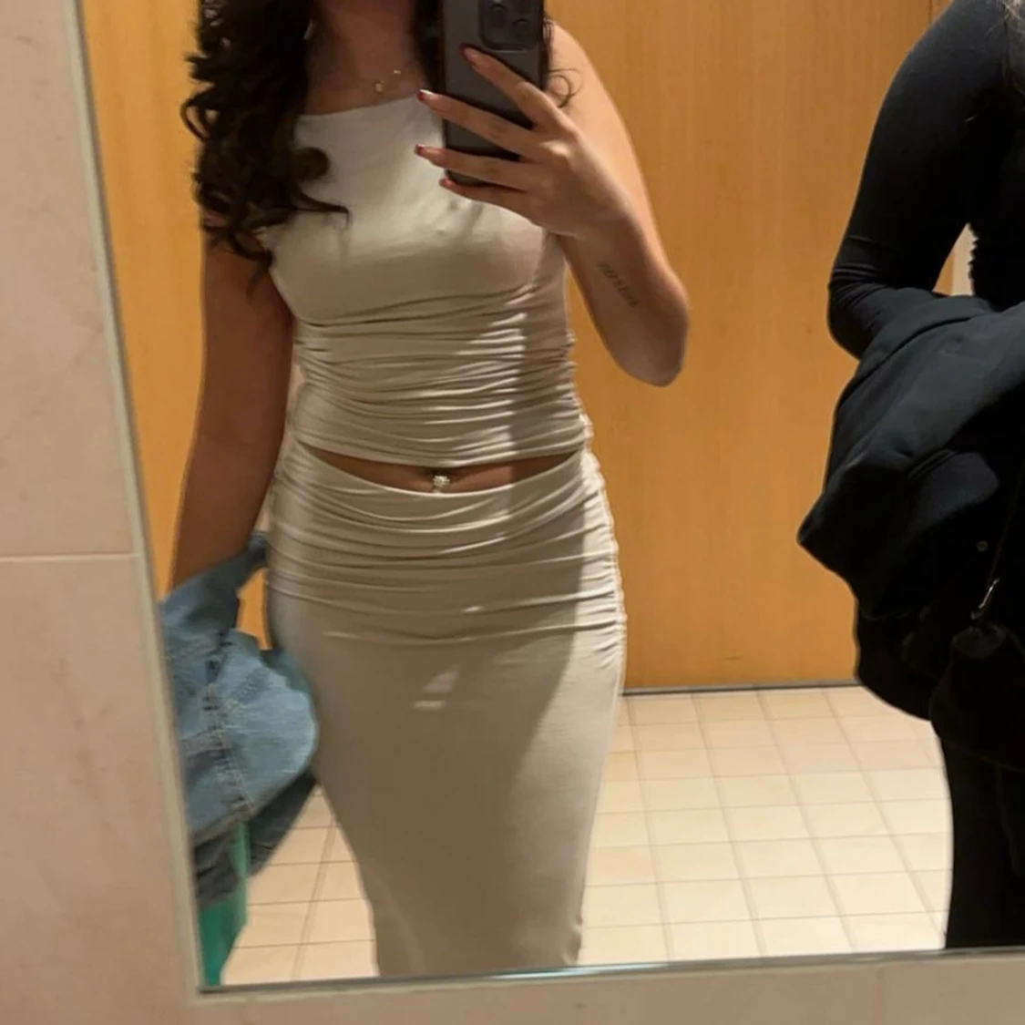 Beige långkjol med matchande topp