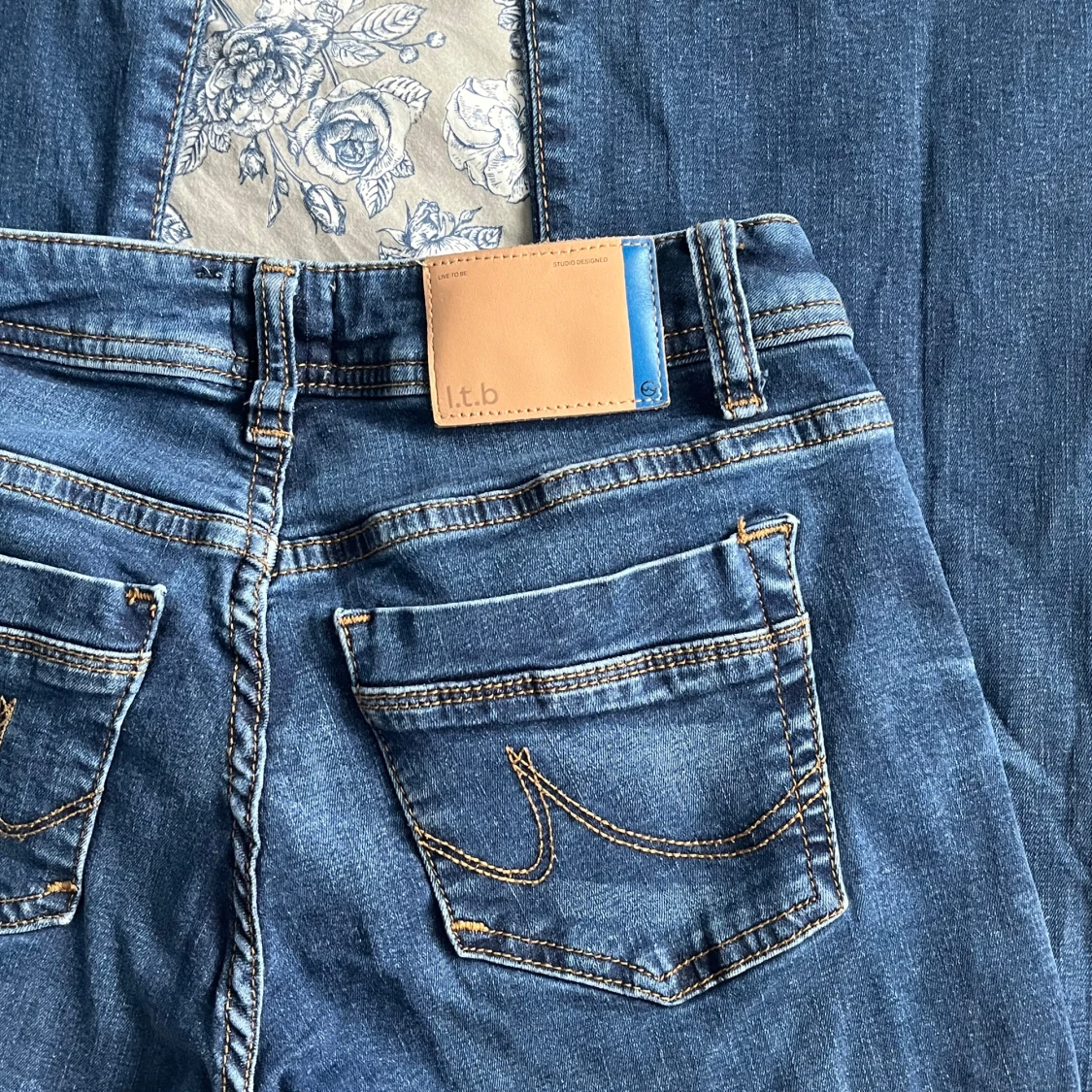 LTB lågmidjade jeans (SUPERbra skick) - 2