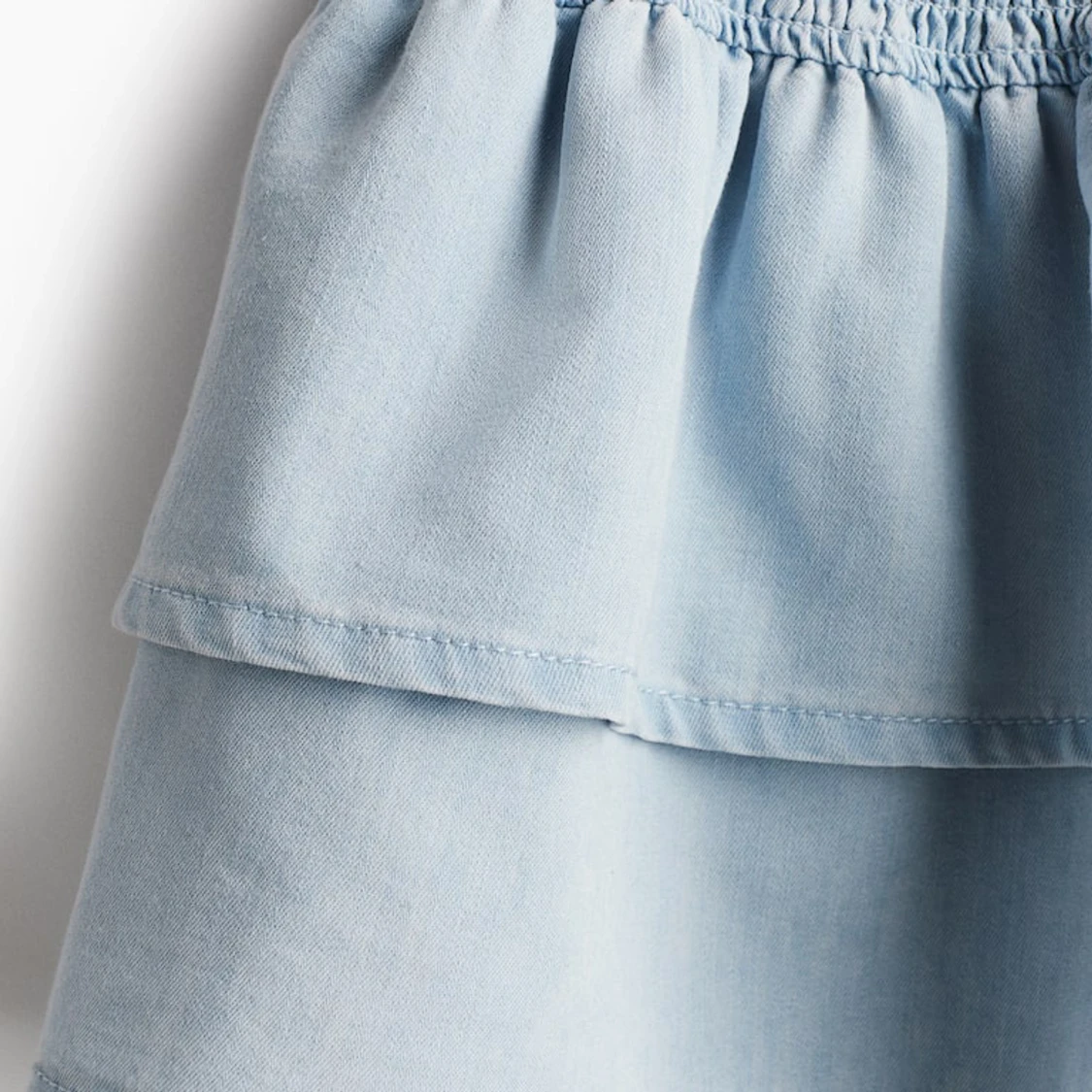 Ljusblå volangkjol med smock - 1