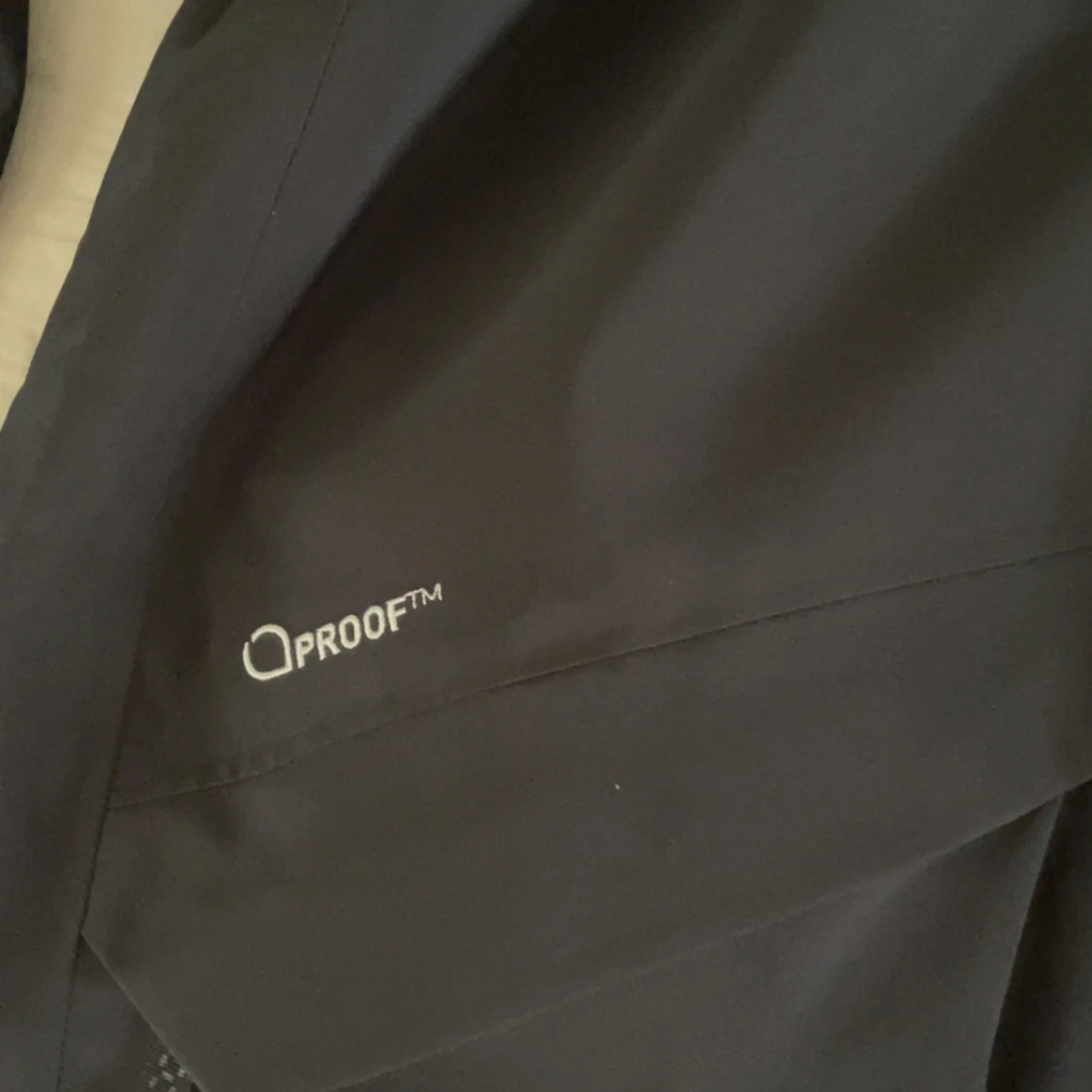 Svart vindjacka Haglöfs  - 1