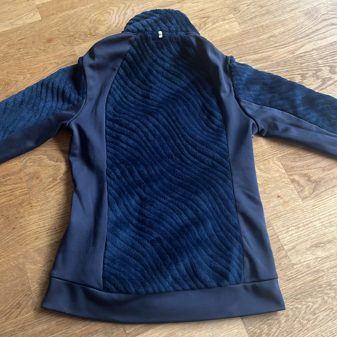 Marinblå teddyjacka från JH Collection - 4