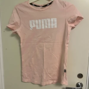 Tröja  - 13-14 år men sitter som xs på mig 