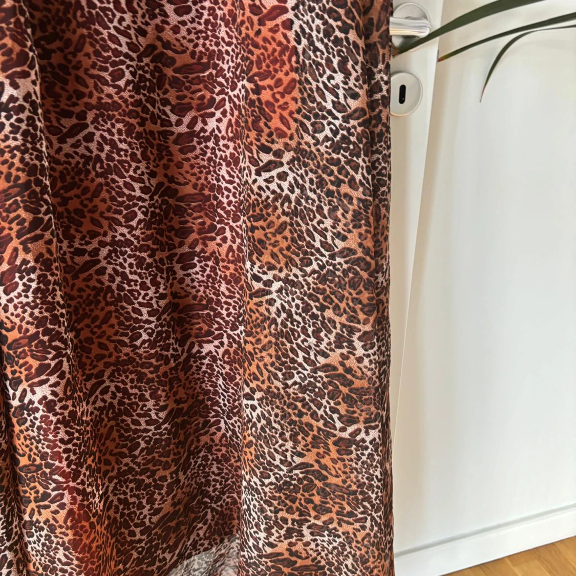 Långklänning med leopardmönster och guld, Storlek Onesize - 36/46 - 2