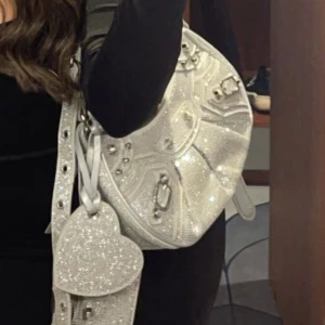 Public Desire väska - Säljer min Public Desire väska. Använd en gång