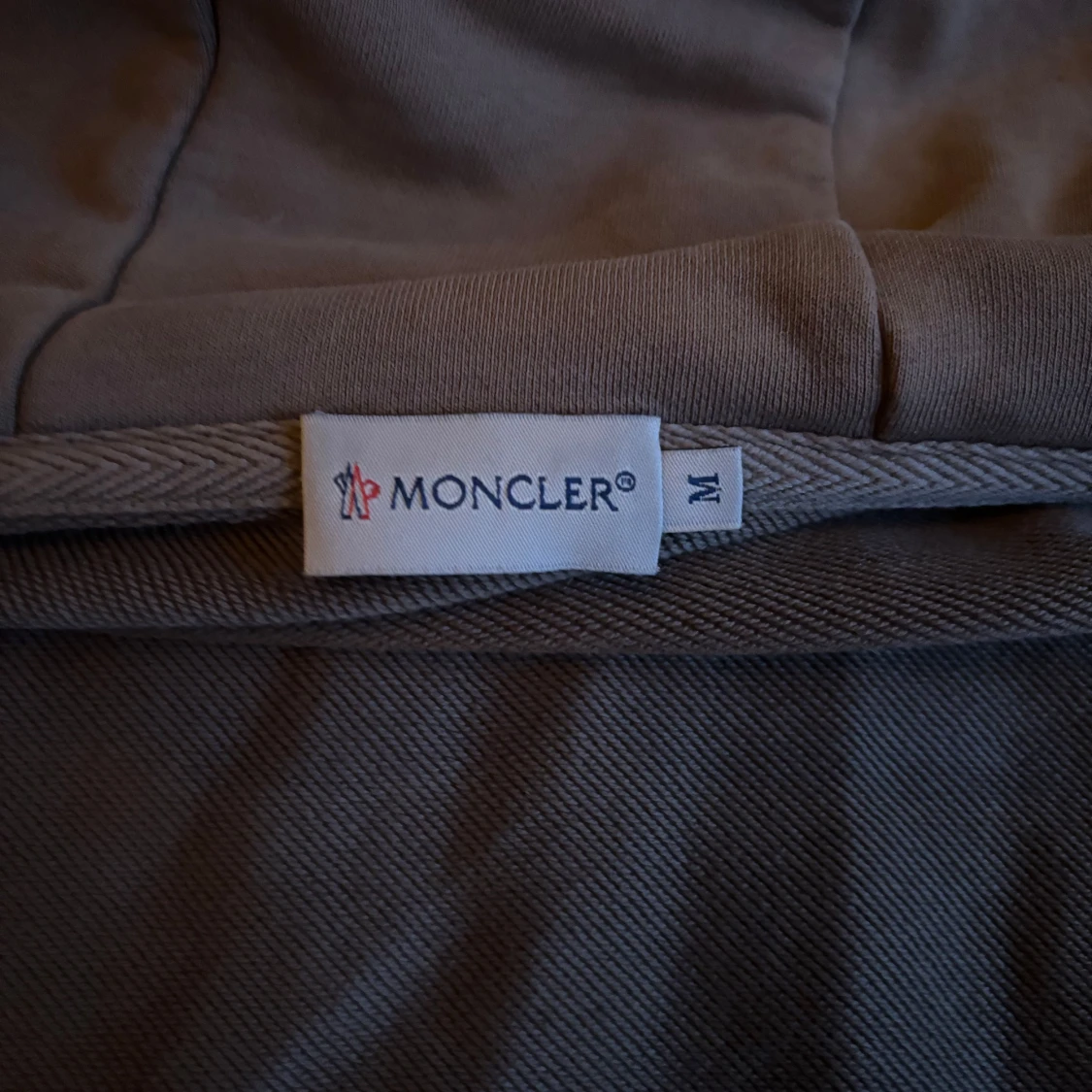 Beige Moncler hoodie med dragkedja - 2
