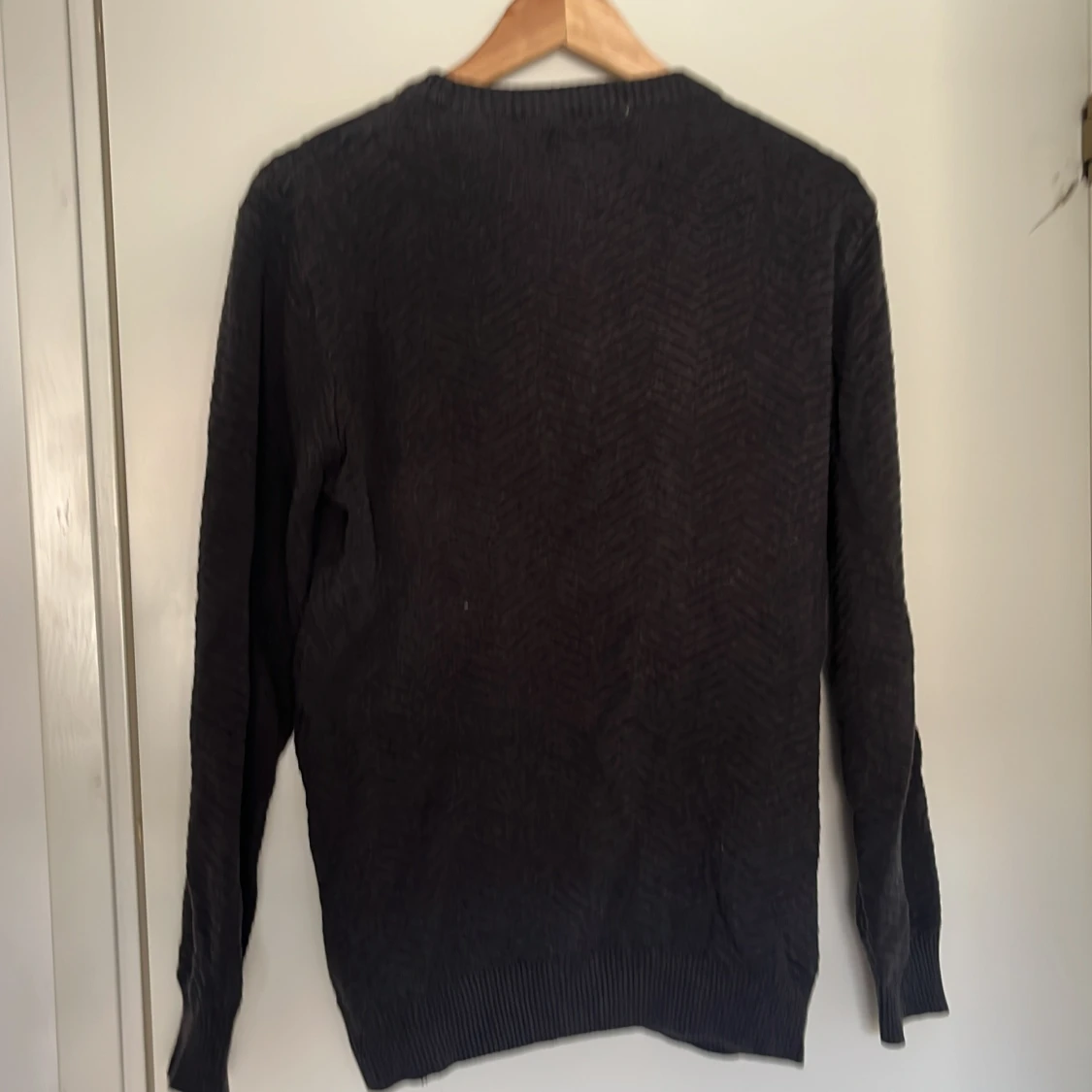 Mörkgrå stickad tröja från Kronstadt - 1