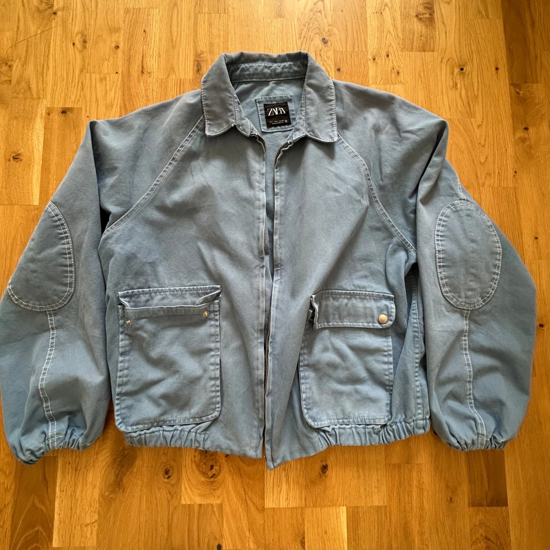 Blå jeansjacka från Zara