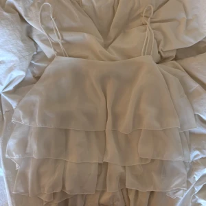 Gina tricot topp - Topp från gina tricot passar S/m, aldrig använd endast testad.