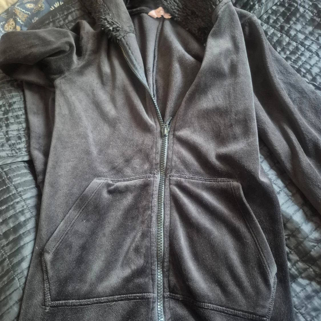 Svart onesie från Hunkemöller - 3