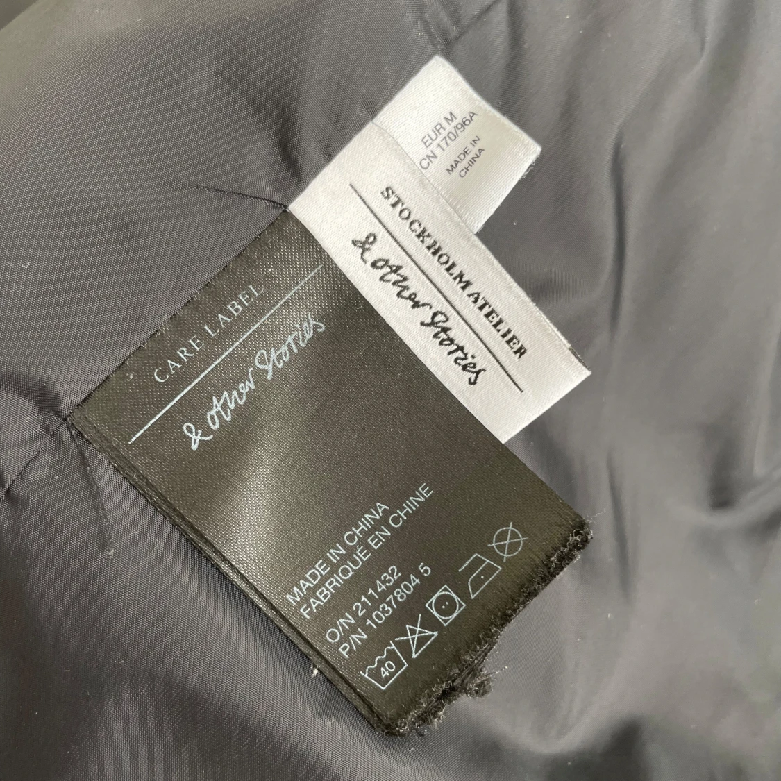 Svart dunjacka från & Other Stories - 2