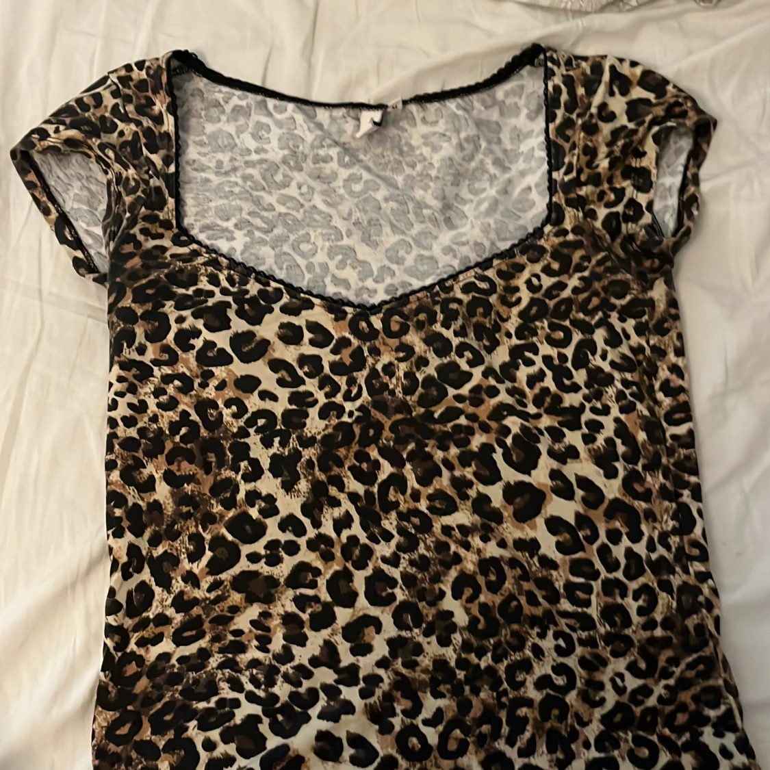 Leopardmönstrad topp från Nelly