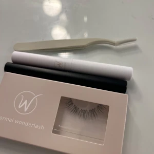 Wonderlash kitt - Säljer ett nytt kitt från wonderlash. Helt oöppnat och aldig använt. Endast plockat ut från förpackningen som de skickades i. Nypris:370 kr men är öppen för prisförslag