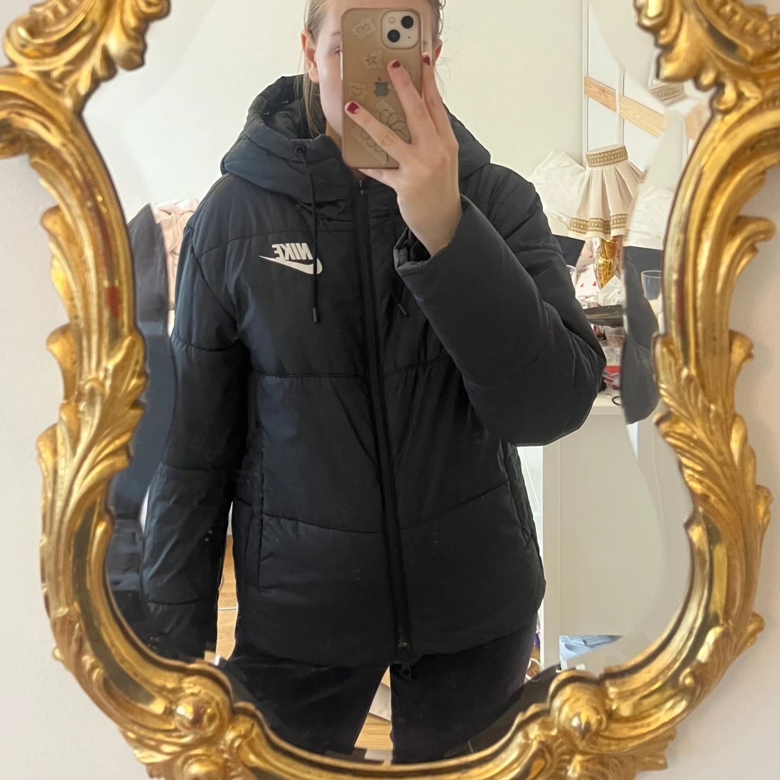 Svart pufferjacka från Nike - 2