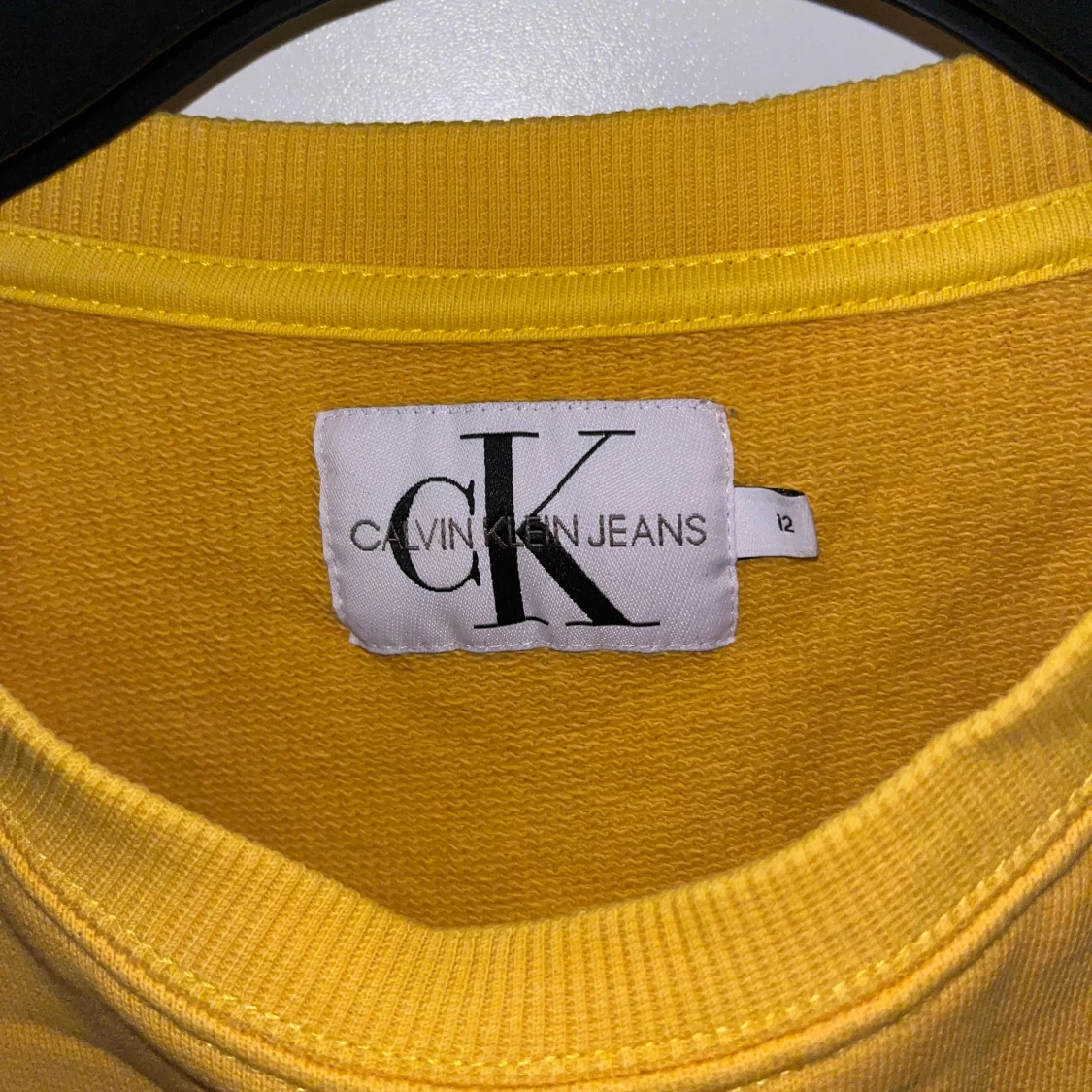 Gul tröja från Calvin Klein Jeans - 1