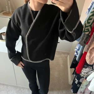 Cardigan - Snygg kofta/ jacka från Gina Tricot storlek XS