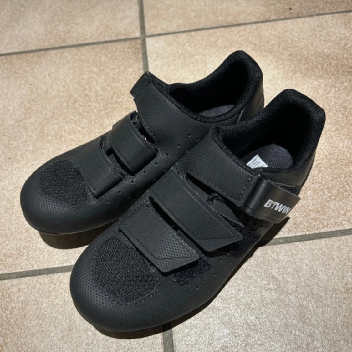 Svarta cykelskor från B'TWIN - 1