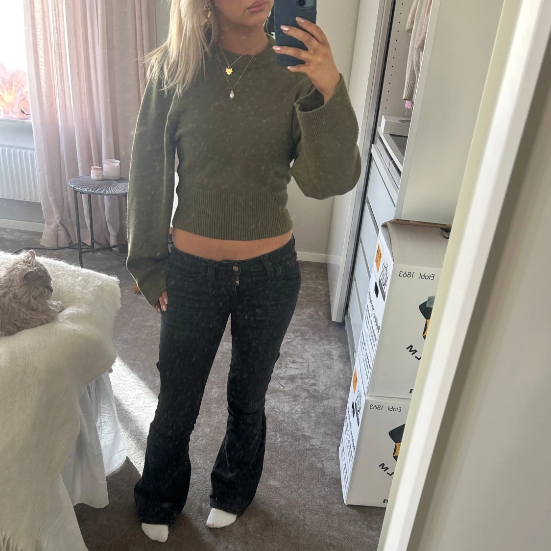 Olivgrön croppad tröja - 2