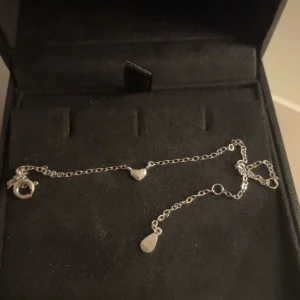 Silver armband  - Snyggt armband i silver från pearls by Freja som nästan aldrig är använt💕💕