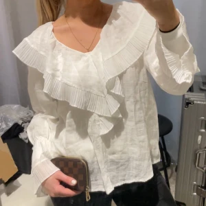 Volang blus - Super söt blus från Zara 🤎🤎