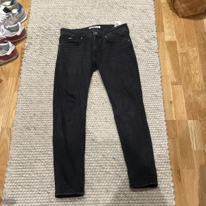 Pepe jeans svarta  - Svarta jeans från pepe jeans, skinny modell