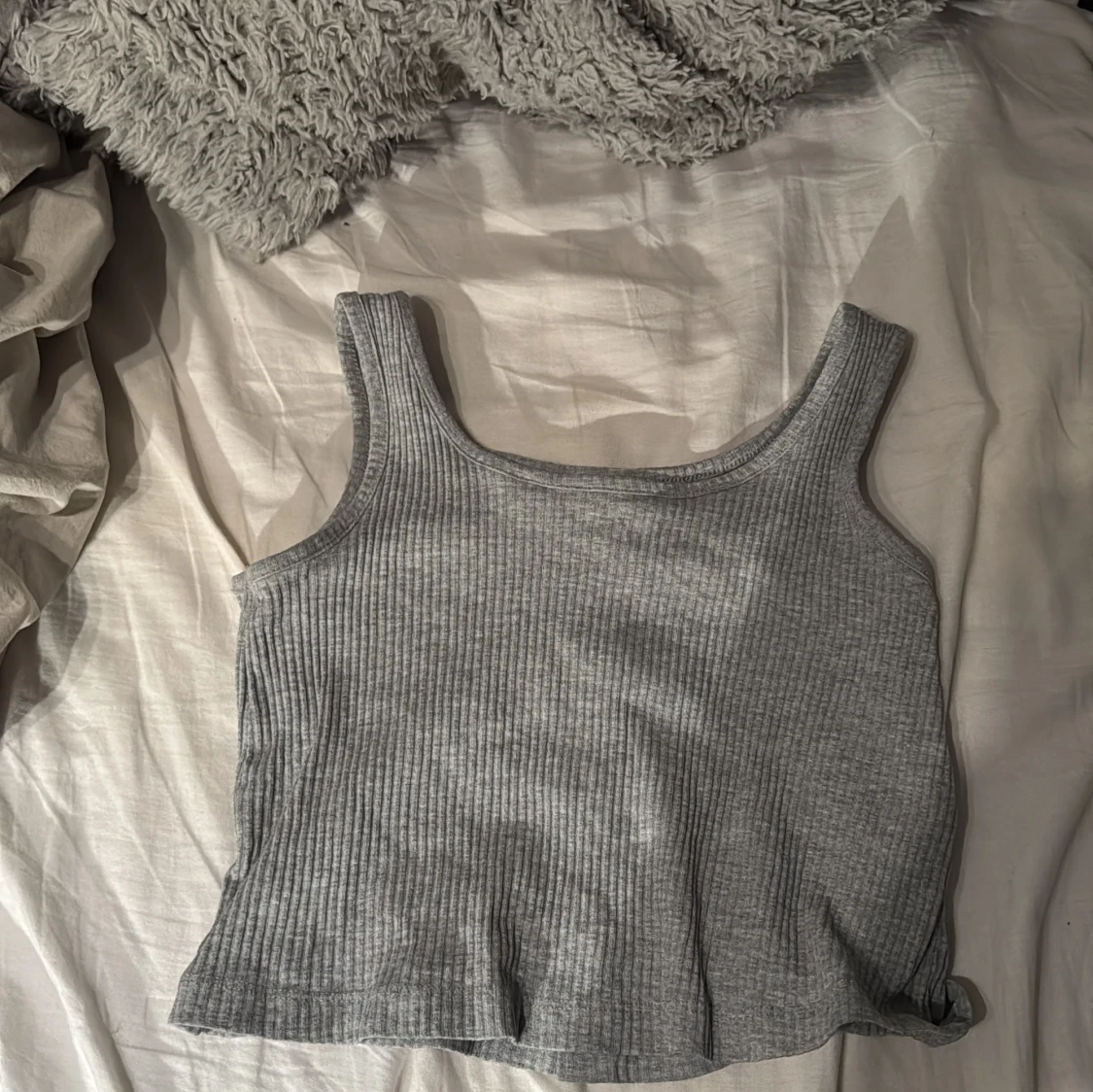 Grå ribbad linnetopp från Name It - 1