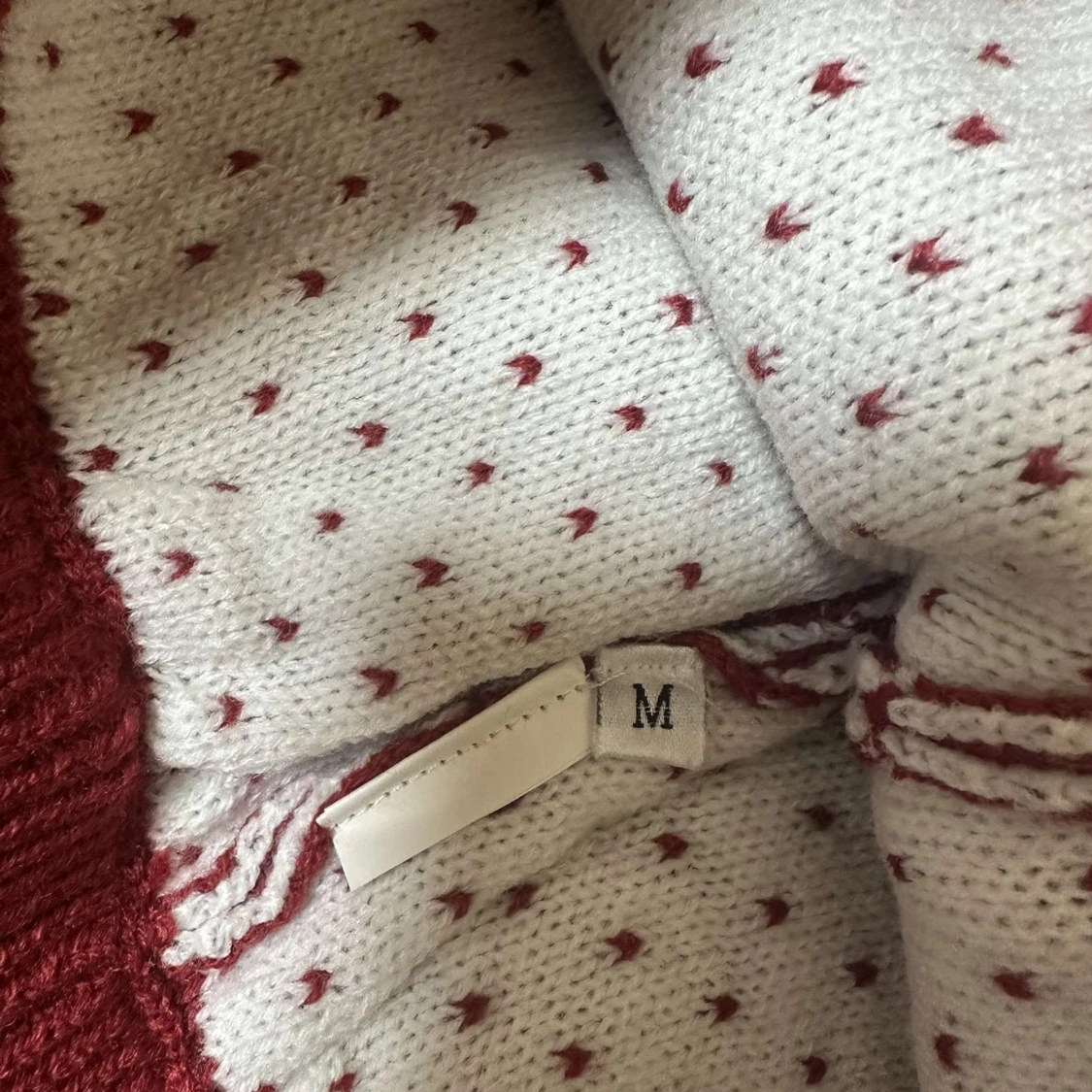 Vinröda shorts med rosett - 2